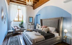 Historic Center Palace - Huge 4 Bedrooms Santa Croce Apartment - By Likehomeflorence